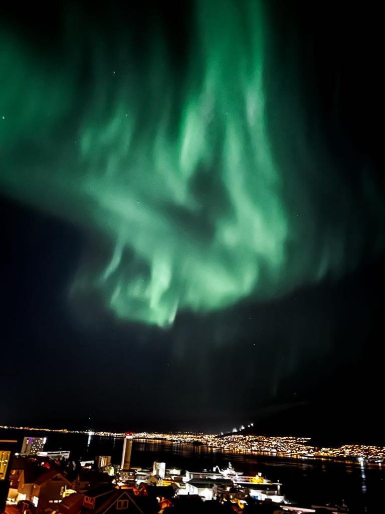 Tromso Skyline Sanctuary Apartment Bagian luar foto